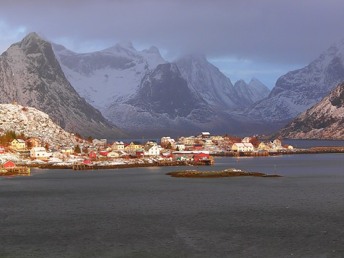 Kühles Winterlicht in Reine