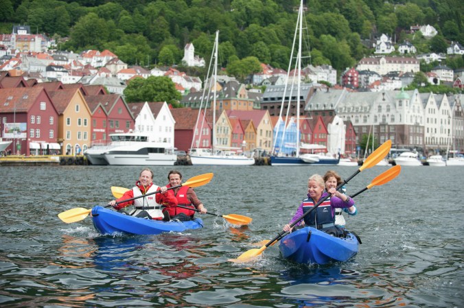 Kayaking in Bergen, Copyright: Terje Rakke/Nordic Life - Visitnorway.com