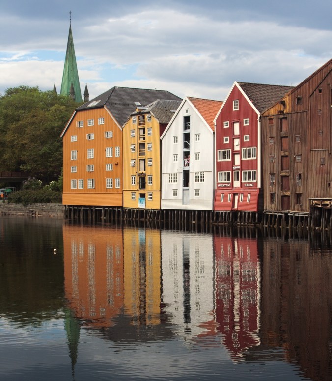 Lagerhäuser am Kanalhafen